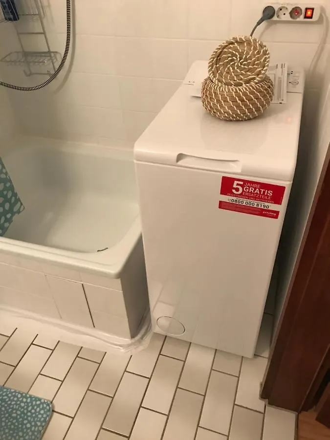 Enis Apartment - Biete Wunderschöne möbliertes Zimmer an Stuttgart 0*,